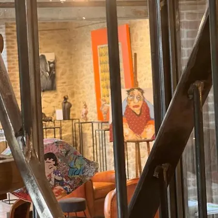 לינה וארוחת בוקר L'artelier Dans Ma Cour