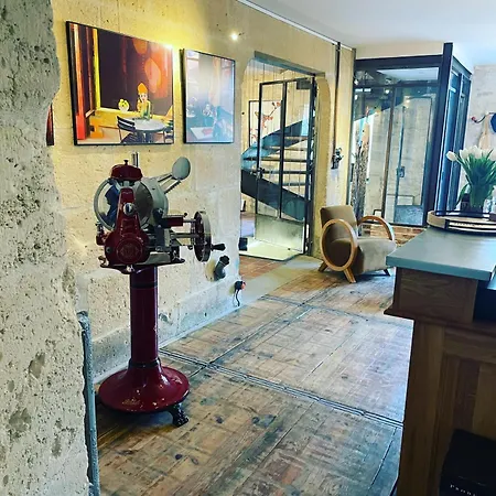 L'artelier Dans Ma Cour 3*